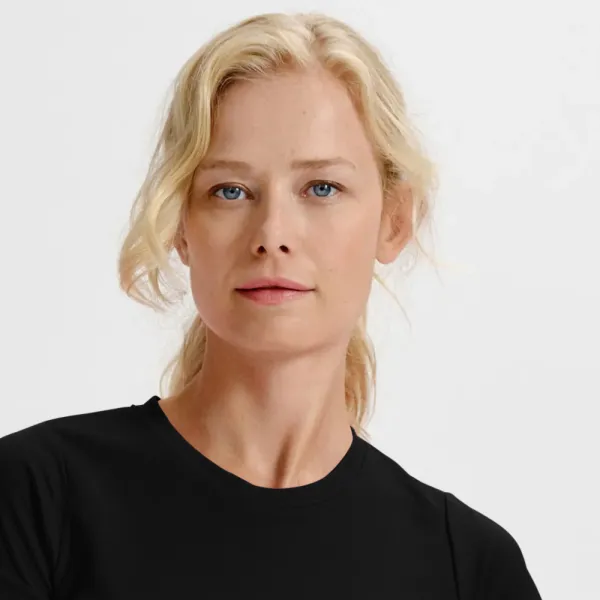 Damska koszulka sportowa - Klasyczny okrągły dekolt