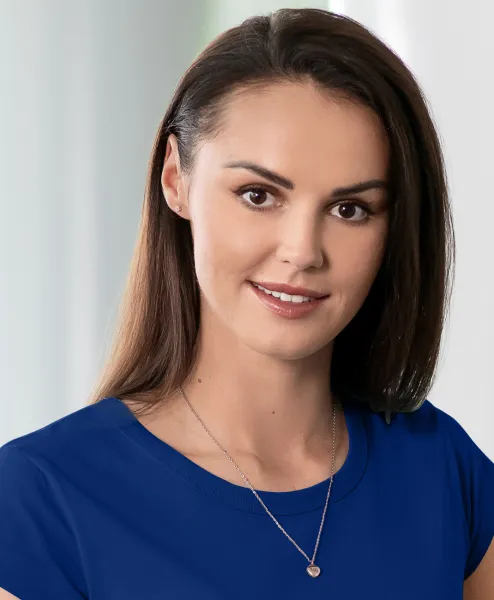 Trwała koszulka damska - Głębszy okrągły dekolt