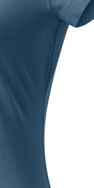 T-shirt damski slim fit z dekoltem w szpic - Krój z bocznymi szwami