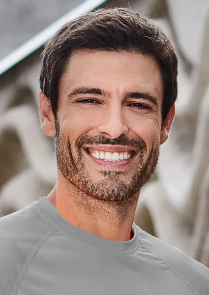 Męska koszulka sportowa - Klasyczny okrągły dekolt