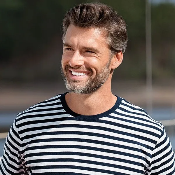 T-shirt w stylu granatowym - Klasyczny okrągły dekolt