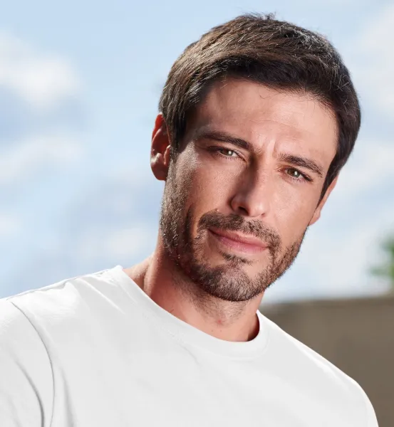 Prosta koszulka męska - Klasyczny okrągły dekolt