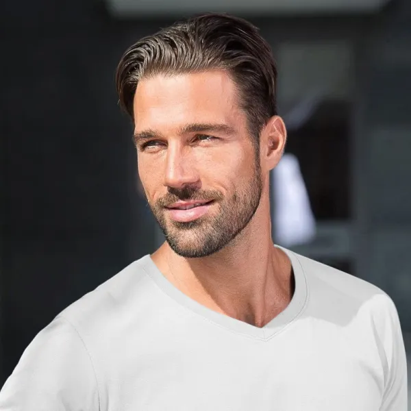 Obcisła koszulka męska - Dekolt w kształcie litery V