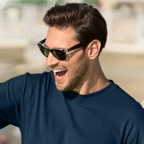 Klasyczna koszulka męska - Klasyczny okrągły dekolt