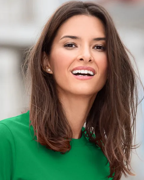 Prosta koszulka damska - Klasyczny okrągły dekolt