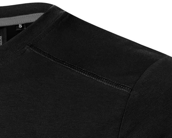 Koszulka męska zdobiona - Ozdobne przeszycia na górze z przodu