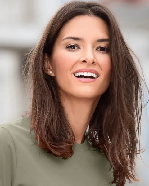 Prosta koszulka damska - Klasyczny okrągły dekolt