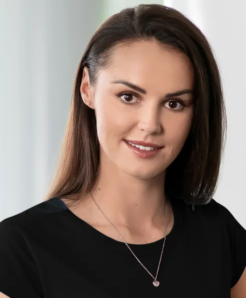 Trwała koszulka damska - Głębszy okrągły dekolt
