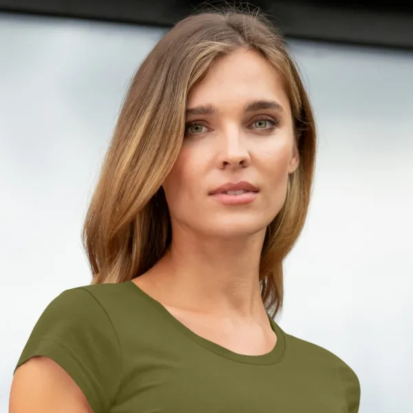 Ekskluzywna koszulka damska - Głęboki, okrągły dekolt